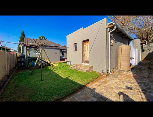 3 BEDROOM HOUSE FOR SALE IN KENSINGTON